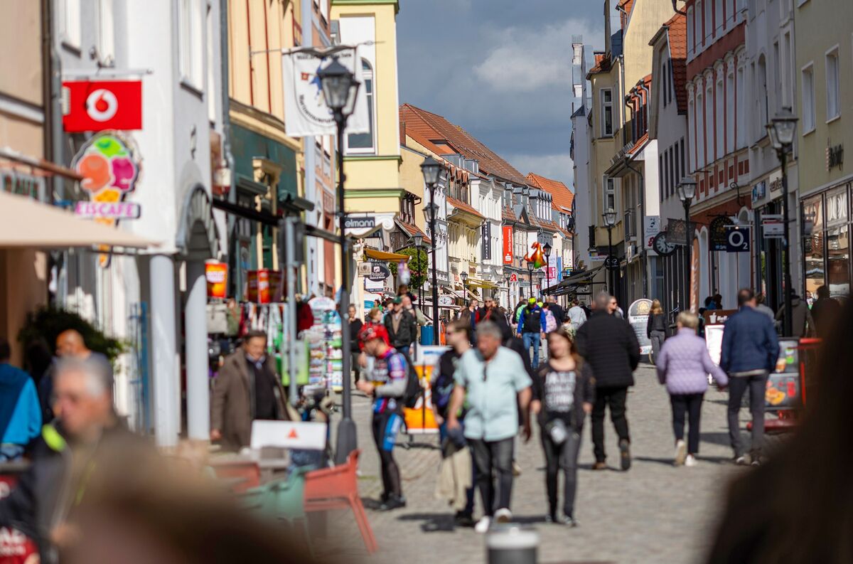 Euro-Zone Consumer Price Expectations May Rise More, ECB Warns