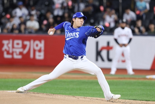 Veteran starter embracing unfamiliar relief role in KBO postseason